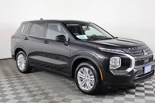 2024 Mitsubishi Outlander ES