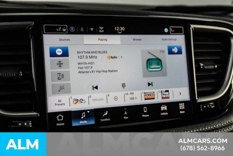 2024 Chrysler Pacifica Plug-In Hybrid Select