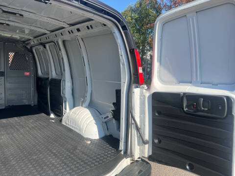 2024 Chevrolet Express 2500