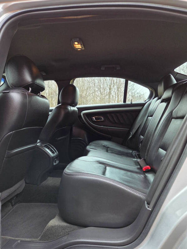 2016 Ford Taurus SEL