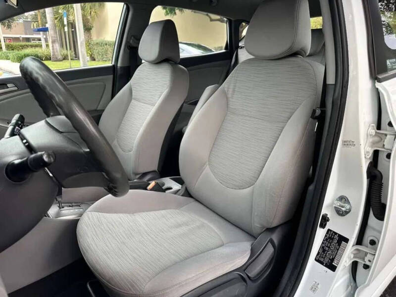 2015 Hyundai Accent GS