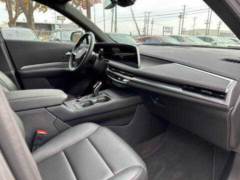 2025 Cadillac XT4 Premium Luxury