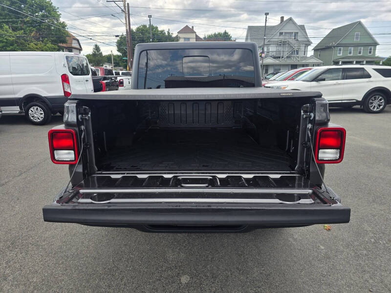 2021 Jeep Gladiator Willys