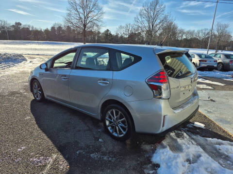 2015 Toyota Prius v Five