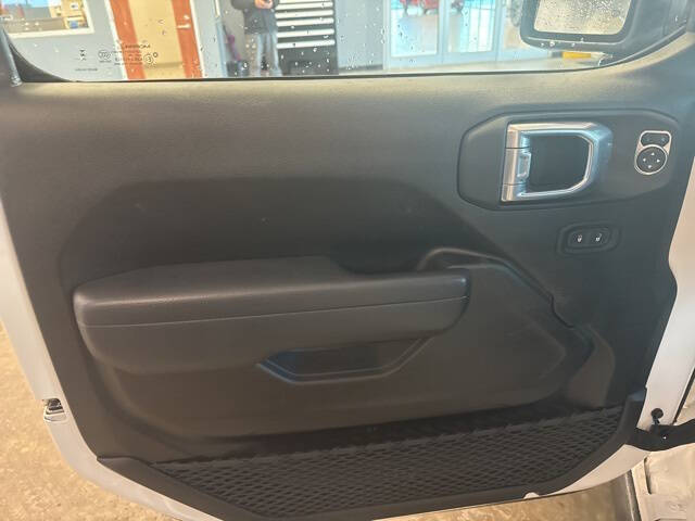 2024 Jeep Gladiator NightHawk