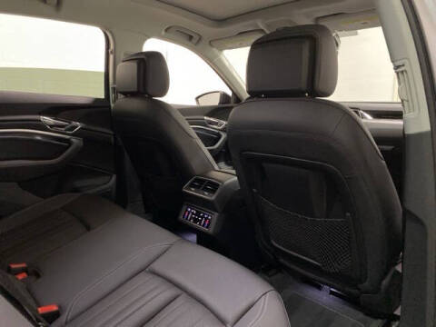 2023 Audi e-tron quattro Premium Plus