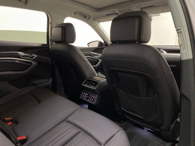 2023 Audi e-tron quattro Premium Plus