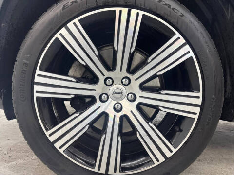 2020 Volvo XC90 T6 Inscription 6-Passenger