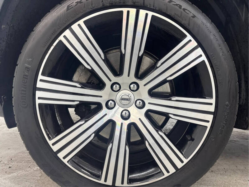 2020 Volvo XC90 T6 Inscription 6-Passenger