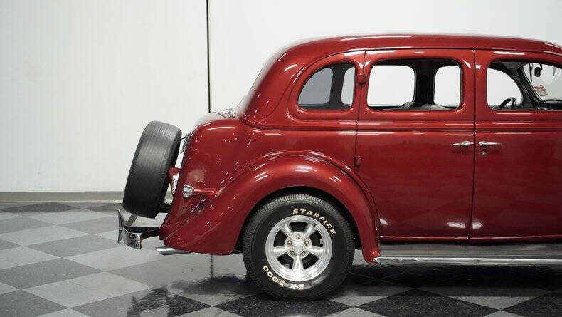 1935 Ford Tudor