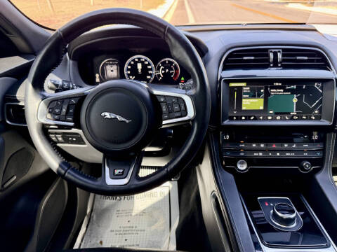 2017 Jaguar F-PACE 20d R-Sport