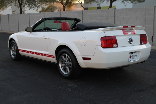 2005 Ford Mustang 10