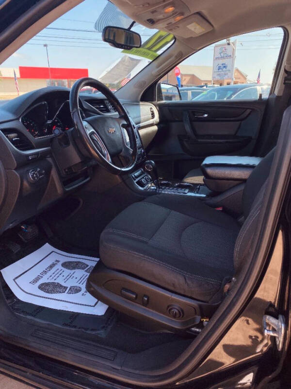 2017 Chevrolet Traverse LT