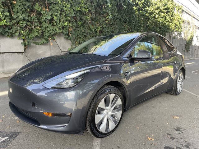 2023 Tesla Model Y Long Range