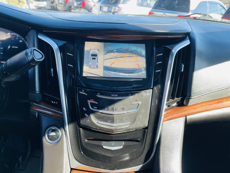 2016 Cadillac Escalade Luxury Collection