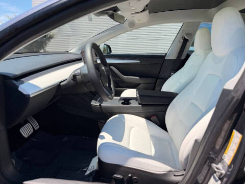 2023 Tesla Model 3 Performance
