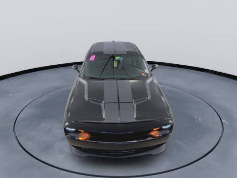 2017 Dodge Challenger SXT Plus