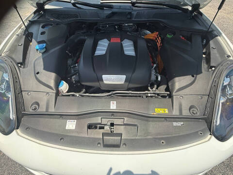2016 Porsche Cayenne S E-Hybrid