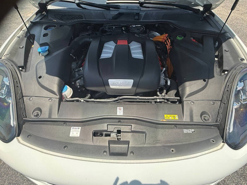 2016 Porsche Cayenne S E-Hybrid