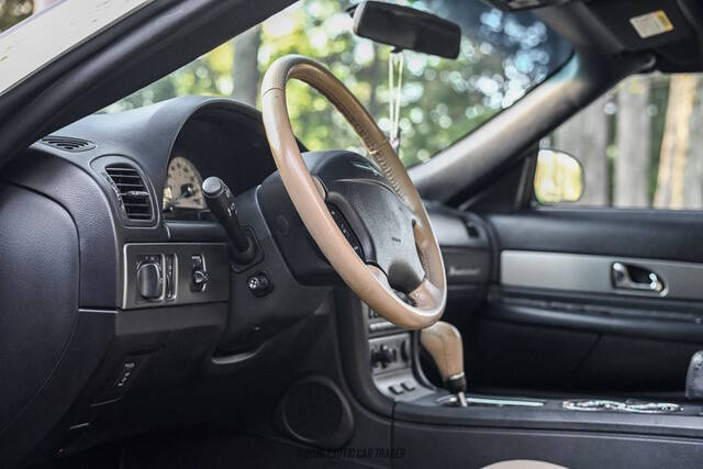 2005 Ford Thunderbird Deluxe
