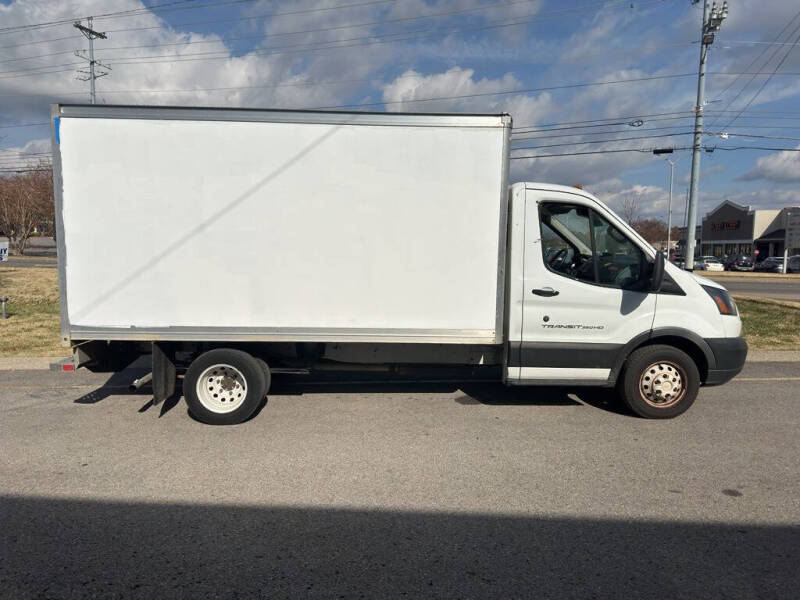 2019 Ford Transit Chassis Cab Base's photo