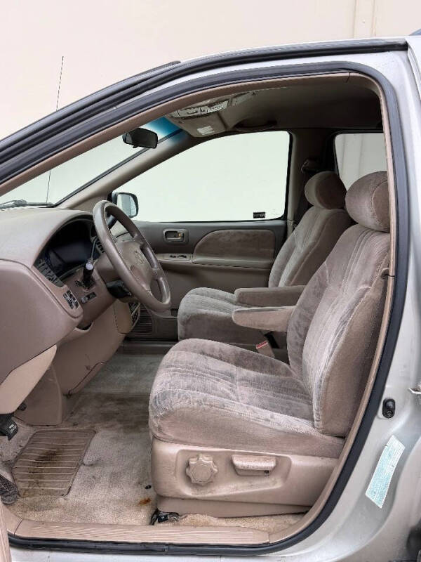 2001 Toyota Sienna LE