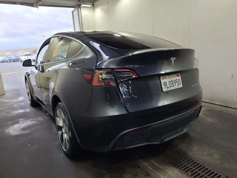 2024 Tesla Model Y Long Range