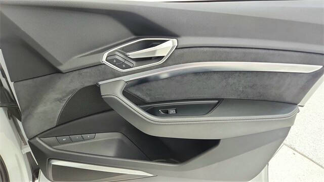 2023 Audi e-tron S Sportback quattro Prestige