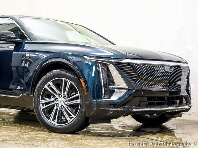 2025 Cadillac LYRIQ Luxury 2