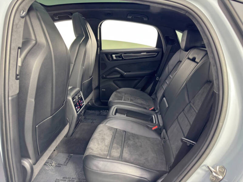 2022 Porsche Cayenne GTS Coupe