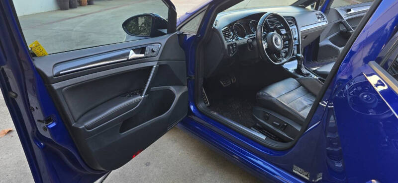 2017 Volkswagen Golf R 4Motion