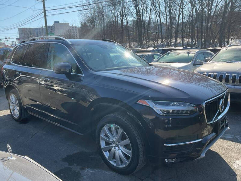 2016 Volvo XC90 T6 Momentum