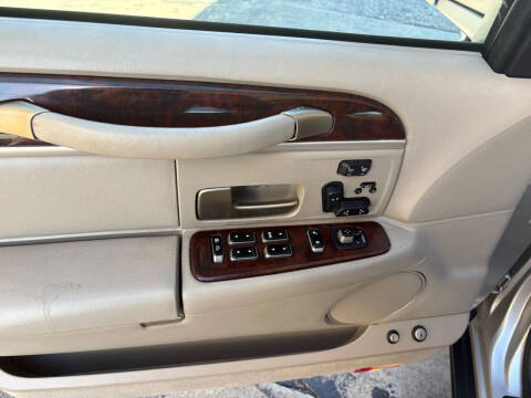 2007 Lincoln Town Car Signature Limited