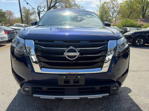 2023 Nissan Pathfinder SL