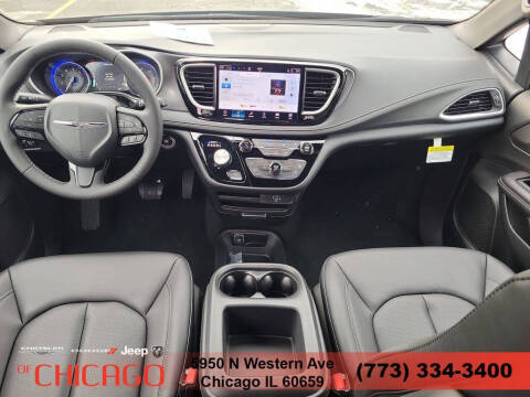 2026 Chrysler Pacifica Select