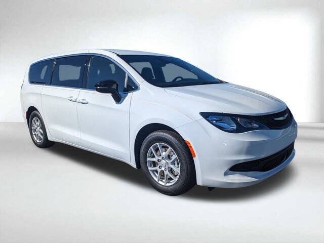 2026 Chrysler Voyager LX