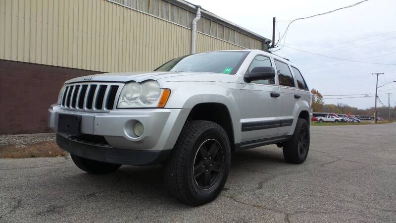 2006 Jeep Grand Cherokee for sale at Car $mart in Masury OH