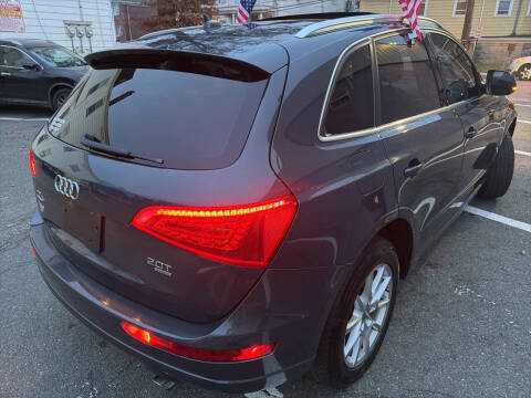 2011 Audi Q5 2.0T quattro Premium Plus