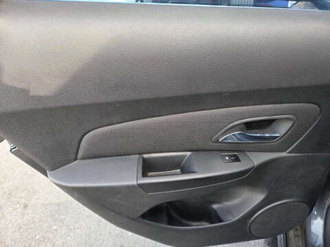 2013 Chevrolet Cruze 1LT Manual