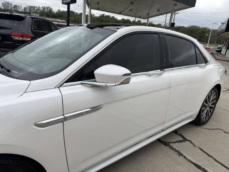 2017 Lincoln Continental Select