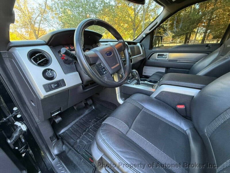 2013 Ford F-150 SVT Raptor photo 12