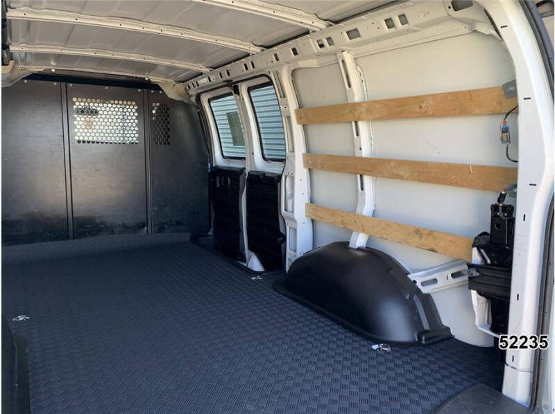 2023 Chevrolet Express 2500