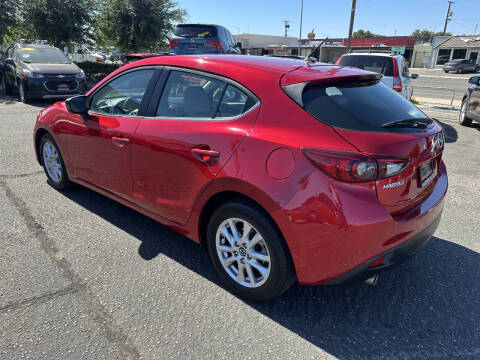2016 Mazda MAZDA3 i Touring