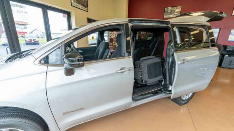 2024 Chrysler Pacifica Touring