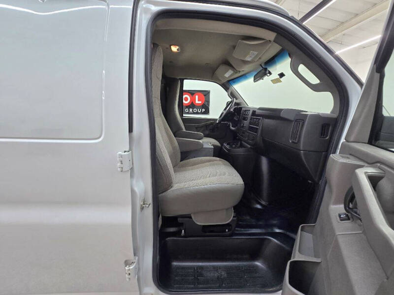 2022 GMC Savana 2500