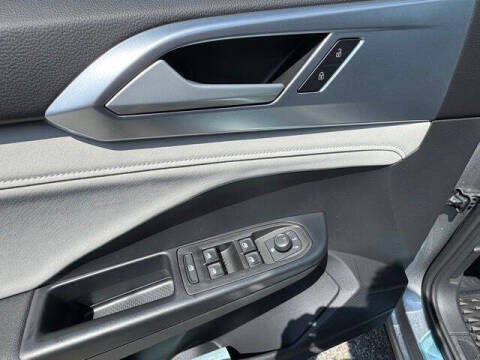 2025 Volkswagen Taos SE 4Motion