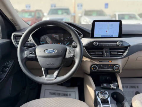 2020 Ford Escape SE