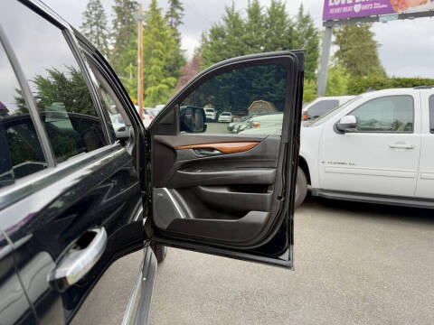 2016 Cadillac Escalade Luxury Collection