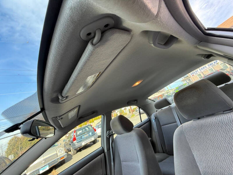 2005 Toyota Corolla LE