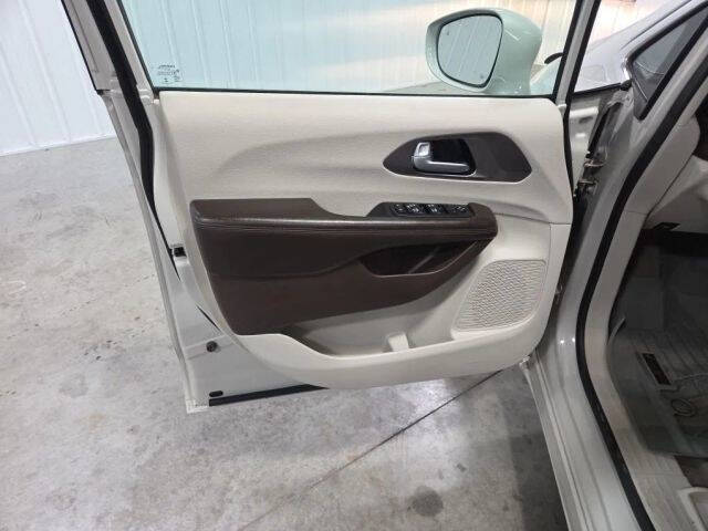 2017 Chrysler Pacifica Touring-L Plus
